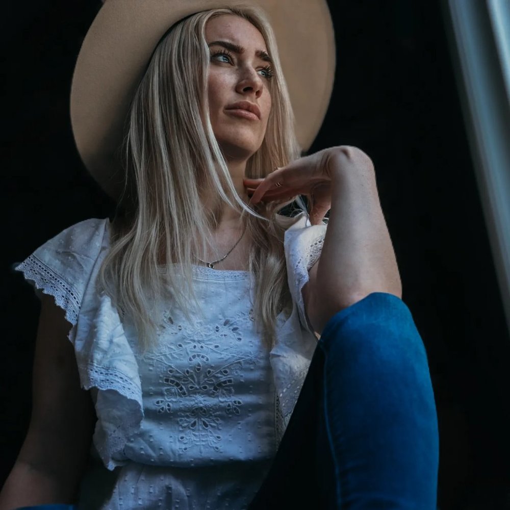 Meet your Posher, Danielle